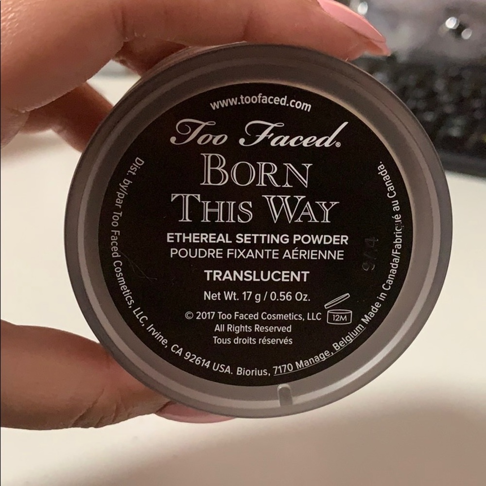 Too faced translucent powder - Picture 3 of 3